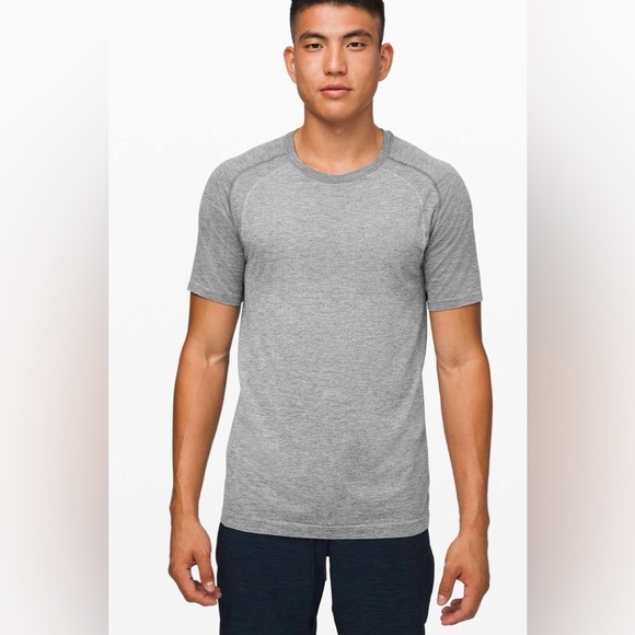 Lululemon Metal Vent Tech Short Sleeve Shirt 2.0 in Grey - Picture 1 of 4